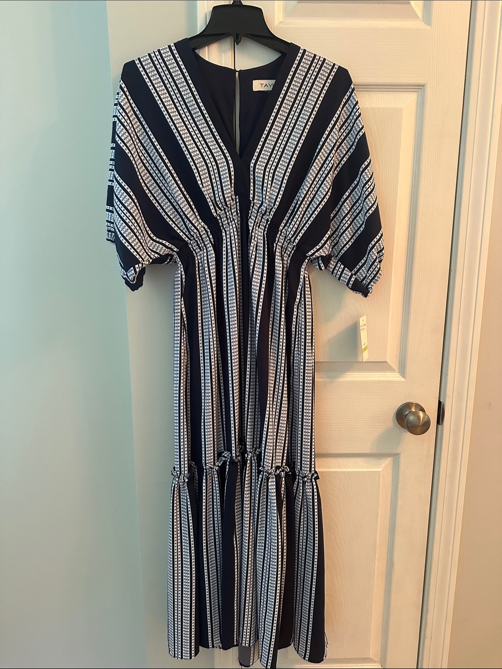 TAYLOR Stunning & Lightweight Navy/White Striped Maxi Dress a NWT! Size 4